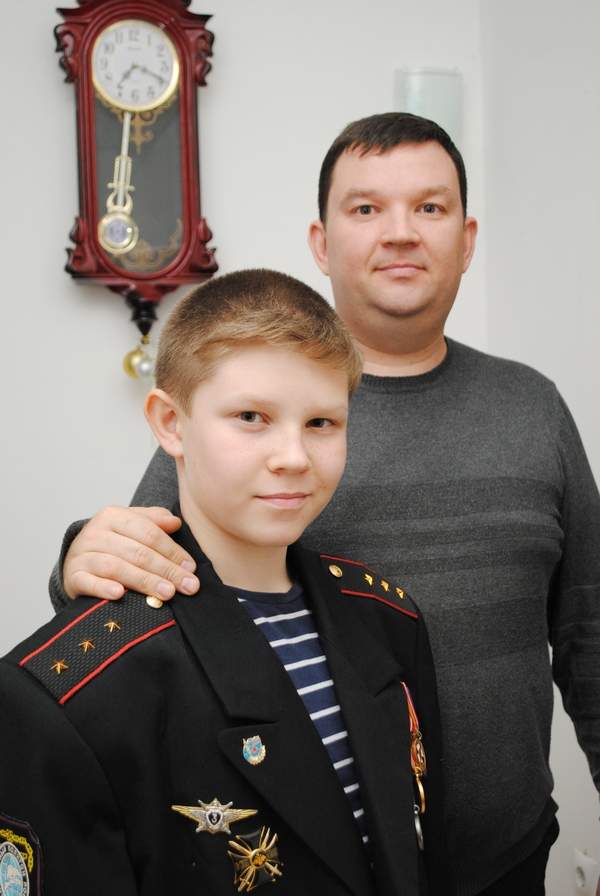 Старший прапорщик Дмитрий Демченко: «Придет время, и мой сын Роман тоже пойдет защищать Родину!»