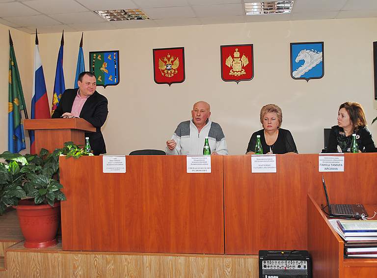 Глава Бжедуховского поселения Вячеслав Схапцежук отчитался о проделанной в 2016 году работе
