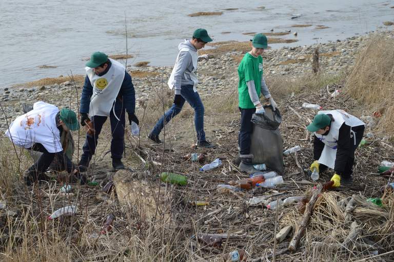 В Белореченске прошла экологическая акция «Чистая река – чистые берега»