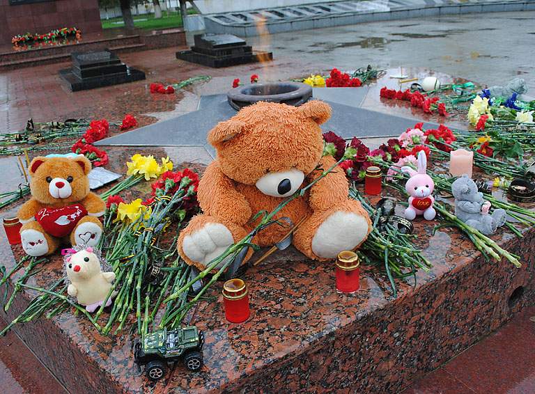 Белореченцы почтили память погибших во время пожара в Кемерове