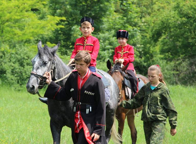 Казаки молодежной сотни Белореченского РКО подготовили для дошколят праздничную экскурсию
