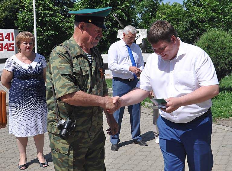 В Белореченске установили памятник пограничникам