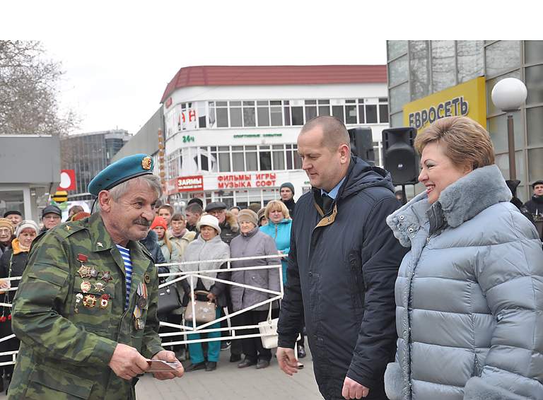В Белореченске прошло памятное мероприятие у памятника воинам-интернационалистам
