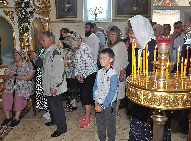 Владыка Исидор посетил Свято-Успенский приход в Белореченске