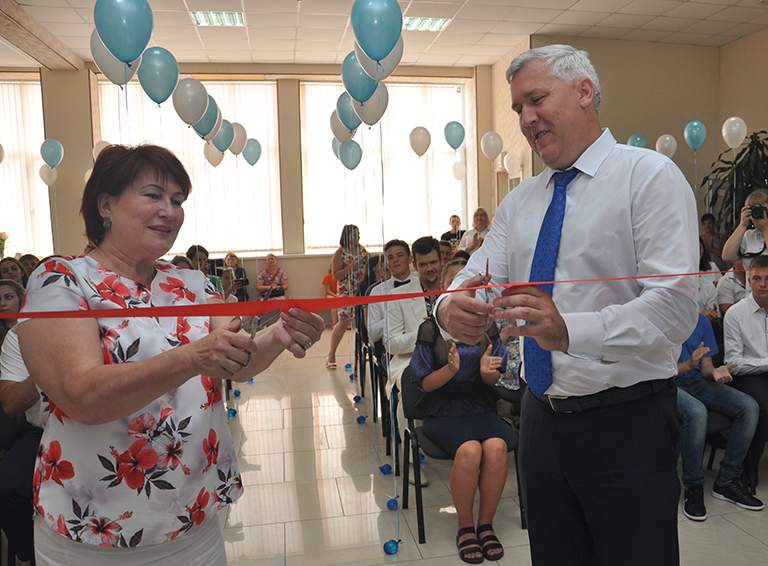 В Молодежно-спортивном центре Белореченска открыли обновленную молодежную Доску почета