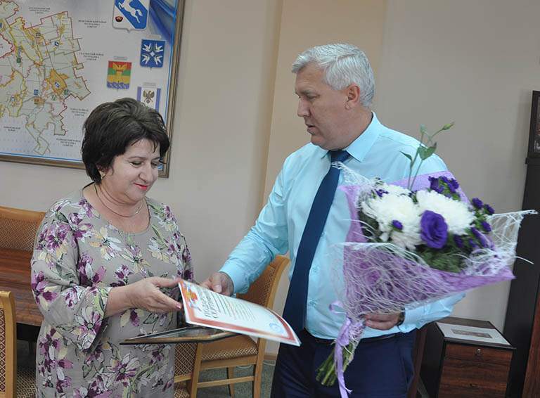 Глава района поздравил руководителей образцовых детских садов Белореченского района