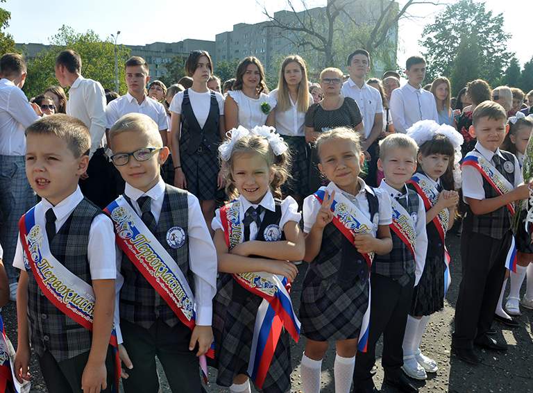 За парты белореченской гимназии сели 99 первоклассников