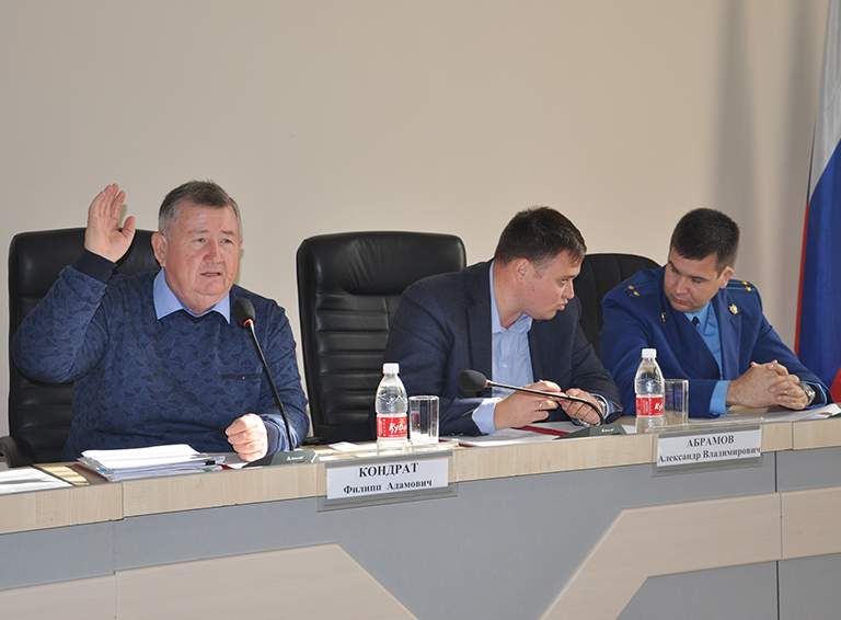 Народные избранники Белореченска определились с председателями депутатских комиссий