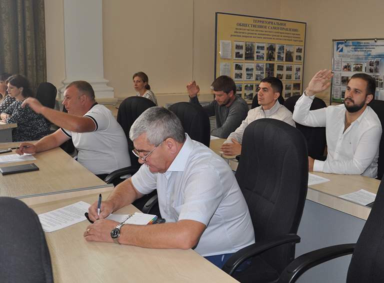 Народные избранники Белореченска определились с председателями депутатских комиссий