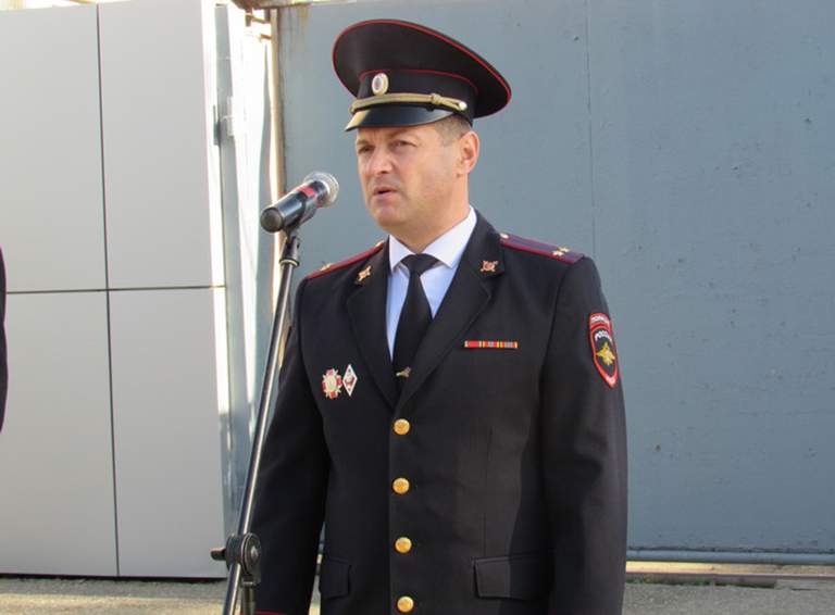 Сотрудники белореченской полиции в День памяти почтили минутой молчания погибших при исполнении коллег