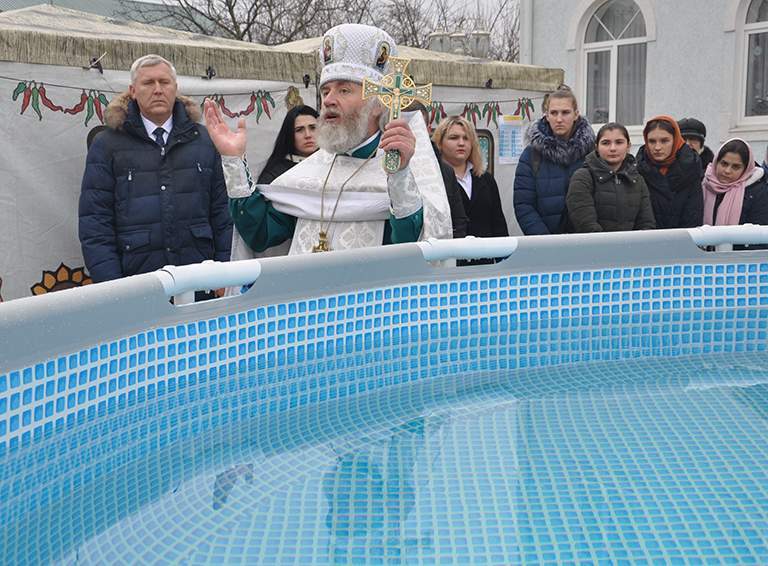 В Белореченске освятили купель для крещенских купаний
