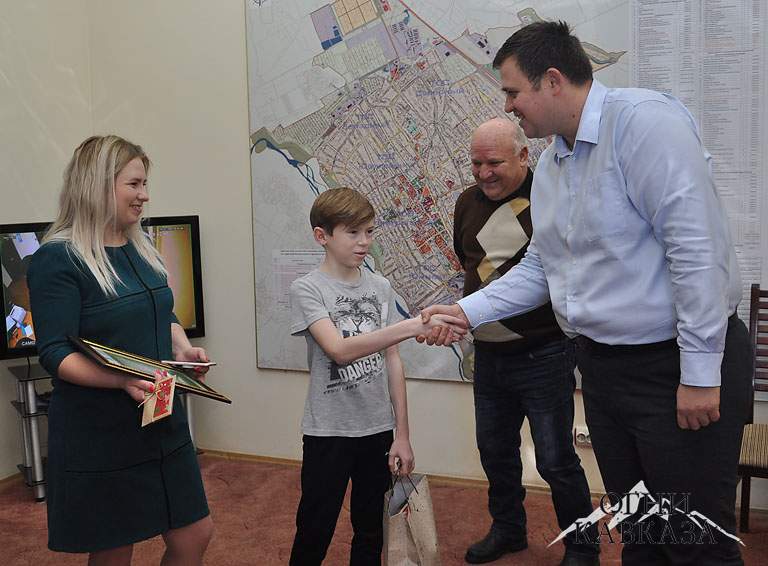 Глава города Белореченска встретился с серебряным призёром чемпионата России по мини футболу