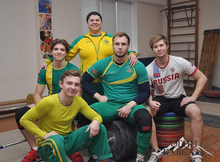 Белореченские тяжелоатлеты вышли на российский помост