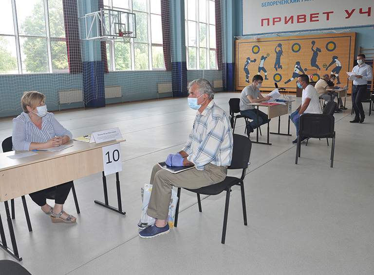 Белореченцы обратились в мобильную приемную губернатора с 93 вопросами