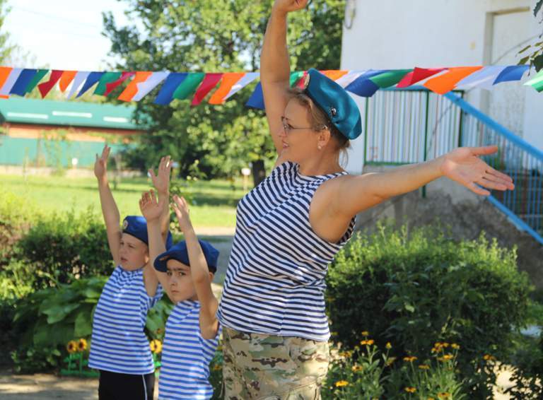 Спортивным праздником отметили 90-летие ВДВ воспитанники группы казачьей направленности детского сада №16 г. Белореченска
