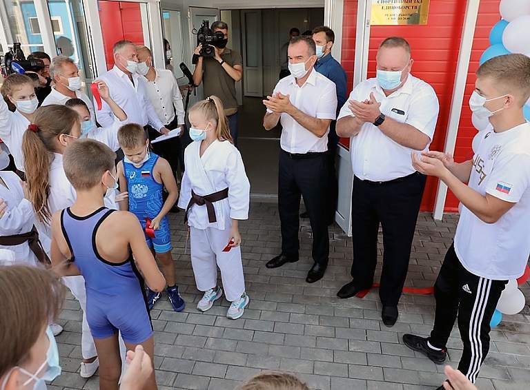Губернатор Кубани открыл первый в крае муниципальный центр единоборств