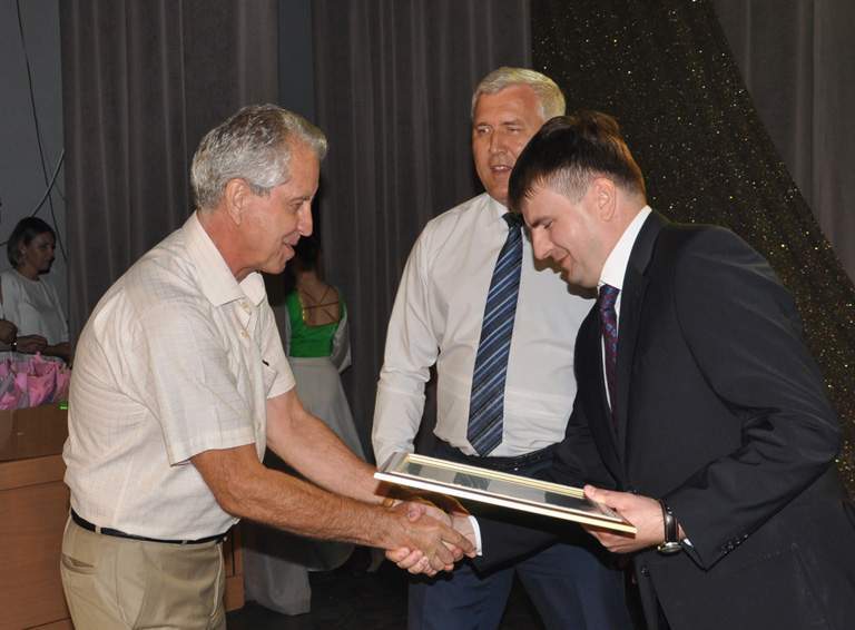 Благодарностью губернатора Кубани награжден член ТИК Белореченская с правом решающего голоса Виктор БАХАРЕВ