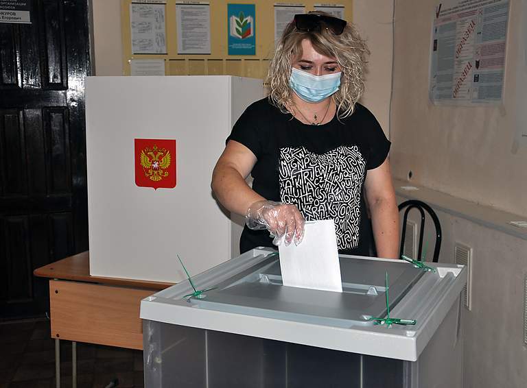 Основной день голосования по выборам главы Краснодарского края будет в воскресенье, 13 сентября 2020 года. Но часть белореченцев воспользовалась правом проголосовать досрочно.