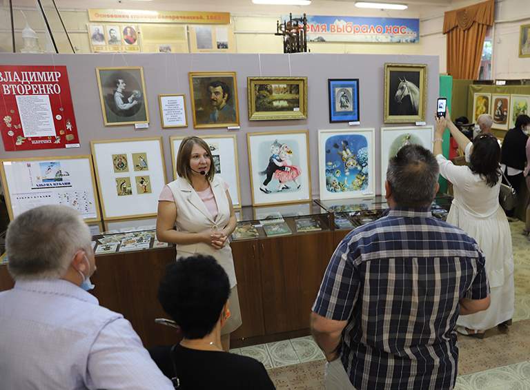 В Белореченском музее открылась выставка памяти самобытного художника-живописца Владимира Вторенко