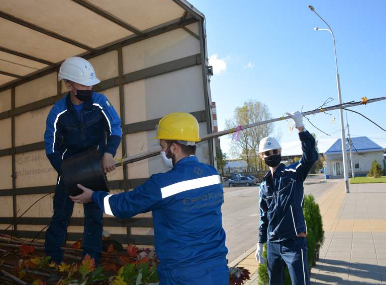 Молодые специалисты «ЕвроХим-БМУ» приняли участие в акции «Посади дерево»