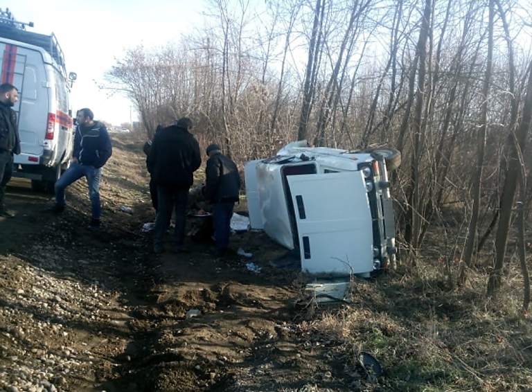 В Белореченске на Майкопском шоссе сегодня столкнулись две «Лады»