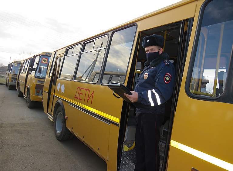 В Белореченске проверили безопасность перевозок школьными автобусами