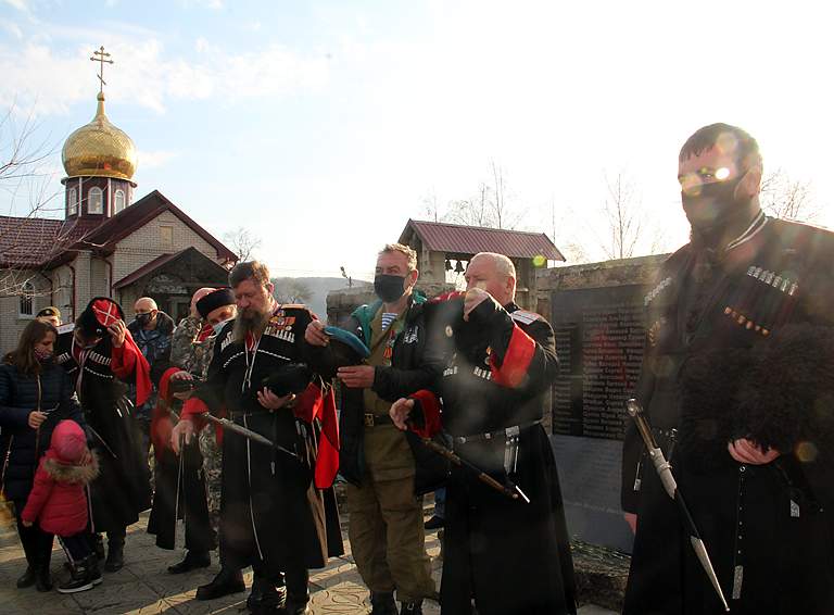 Белореченские казаки помянули воинов 131-й Майкопской отдельной мотострелковой бригады, погибших 26 лет назад в городе Грозном