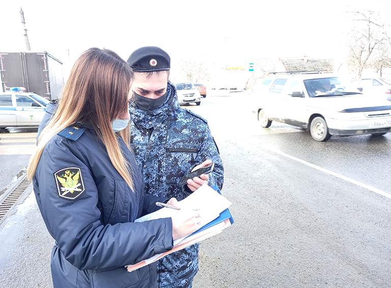 В Белореченске проходят рейды по взысканию штрафов и задолженностей с помощью «Дорожного пристава»