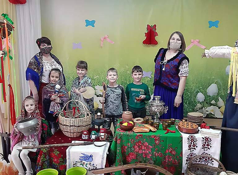 Сотрудники белореченского музея и воспитанники детского сада №4 проводили Масленицу
