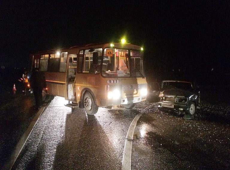 В аварии с участием школьного автобуса в Белореченском районе пострадала несовершеннолетняя его пассажирка