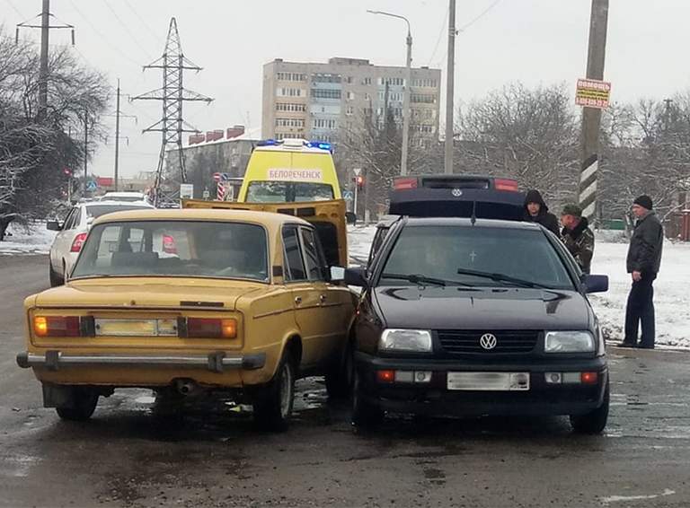 В результате аварии на перекрёстке в Белореченске пострадала 17-летняя пассажирка