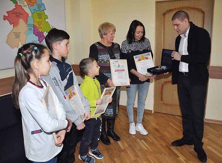 Семья из Белореченского района стала серебряным призёром конкурса «Человек идущий»
