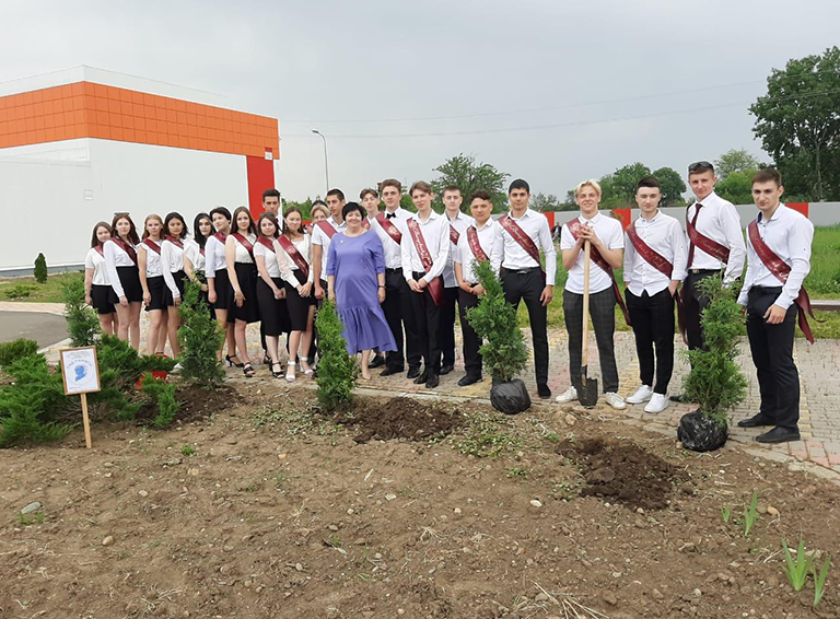 Белореченские выпускники приняли участие в международной акции «Сад памяти»