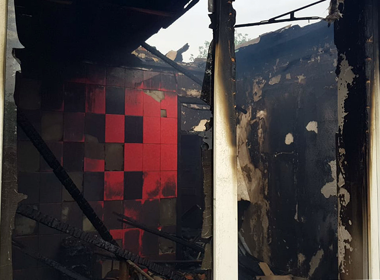 В поселке Верхневеденеевском Белореченского района полностью сгорел жилой дом