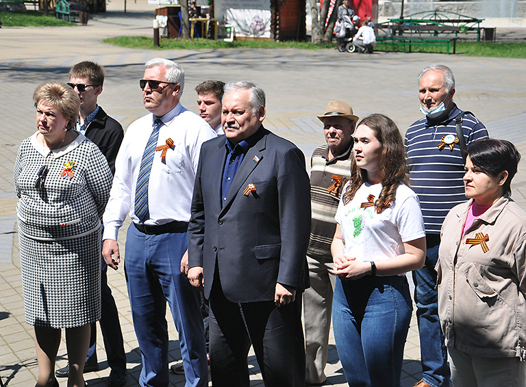 Во время рабочего визита в Белореченск Константин Затулин принял участие в акции «Сад Памяти»