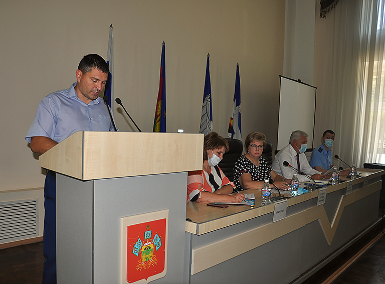 На сессии Совета МО Белореченский район обсуждали летний отдых детей, предоставление земельных участков многодетным, вакцинацию и другие актуальные вопросы