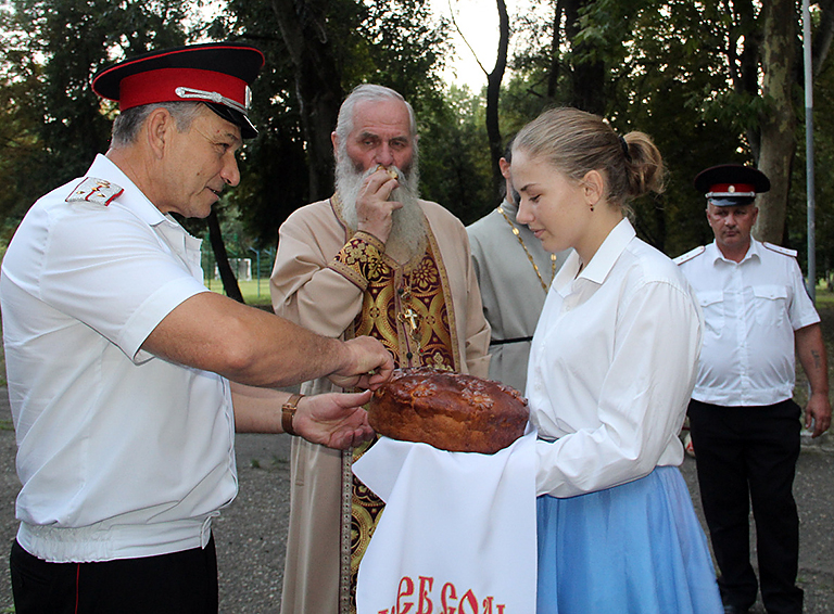 В летнем лагере отдыха «Олимпиец» станицы Рязанской состоялось открытие казачьей смены