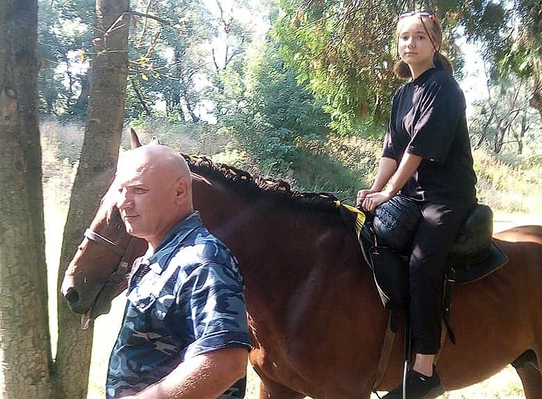 Конные прогулки в подарок белореченской молодежи от казаков Рязанского ХКО