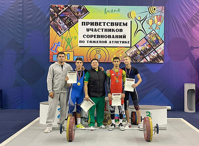 Десять призовых мест заняли белореченские юниоры на краевом первенстве по тяжелой атлетике