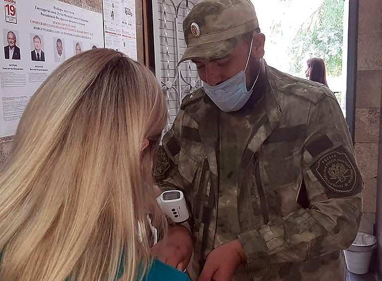 Белореченские казаки помогают полиции охранять общественный порядок на избирательных участках