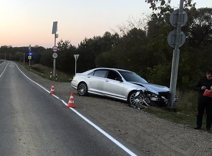 Два легковых автомобиля столкнулись сегодня в поселке Верхневеденеевском