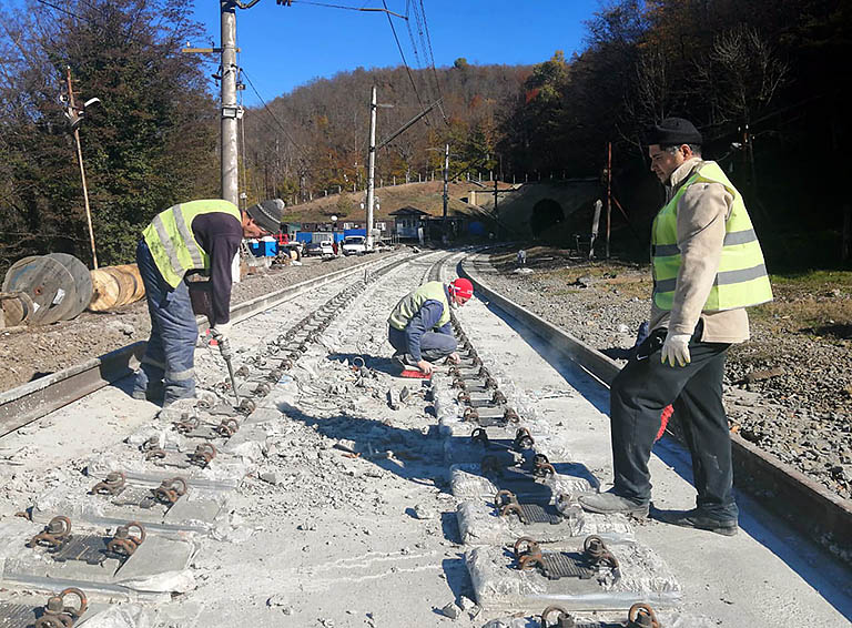 На участке Белореченская – Туапсе завершен капитальный ремонт пути в Малом и Среднем петлевых тоннелях