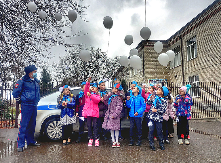 Акция «Белые журавлики», посвященная дню памяти жертв ДТП, прошла в Белореченском районе