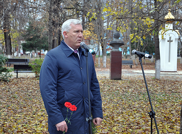 Сегодня в Белореченске открыта Аллея памяти в честь сотрудников ОВД, павших в годы войны и погибших при исполнении служебных обязанностей