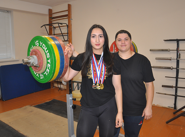 Сусанна Симонова и её наставник Кристинэ Арабян каждый день работают над улучшением результата