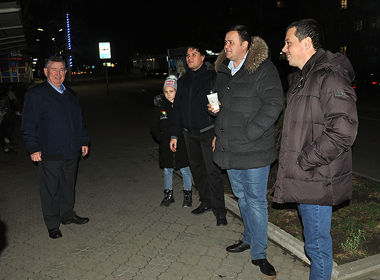 Накануне Нового года в центре Белореченска появился новый арт-объект «Звездное небо»