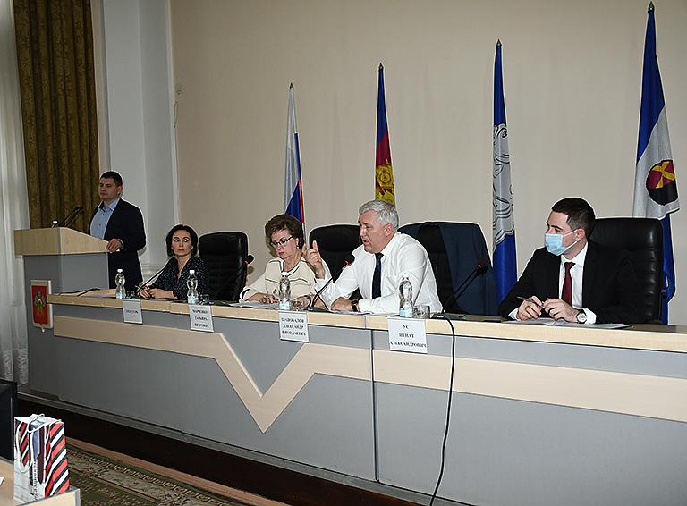 На очередной сессии белореченские депутаты выбрали лучший орган ТОС, а также вникли в деятельность контрольно-счетной палаты и спортуправления