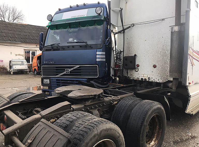 В Белореченском районе водитель скончался за рулем «Вольво», который позже столкнулся с другим грузовым автомобилем