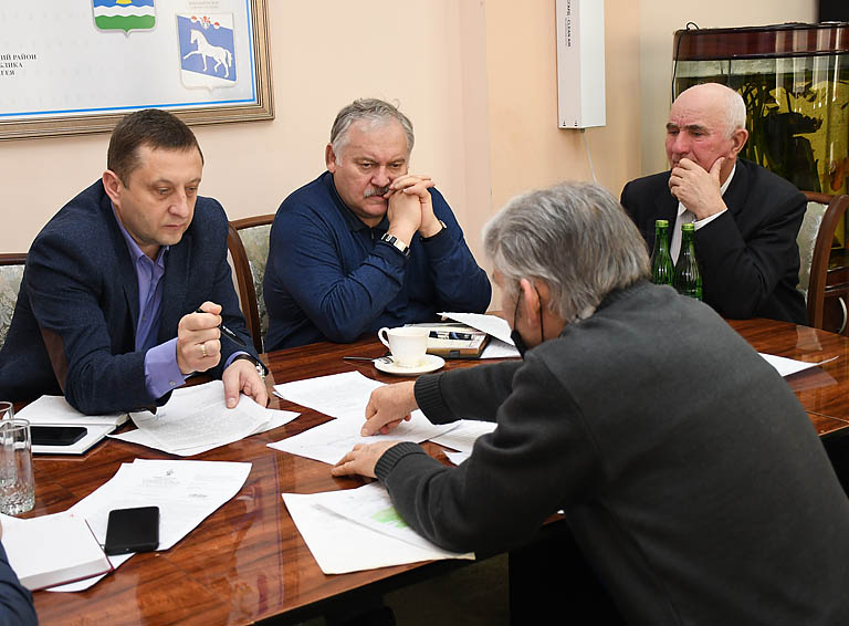 Прием граждан провел в Белореченском районе Константин Затулин