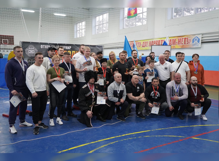 Белореченские казаки привезли золото чемпионата по пауэрлифтингу